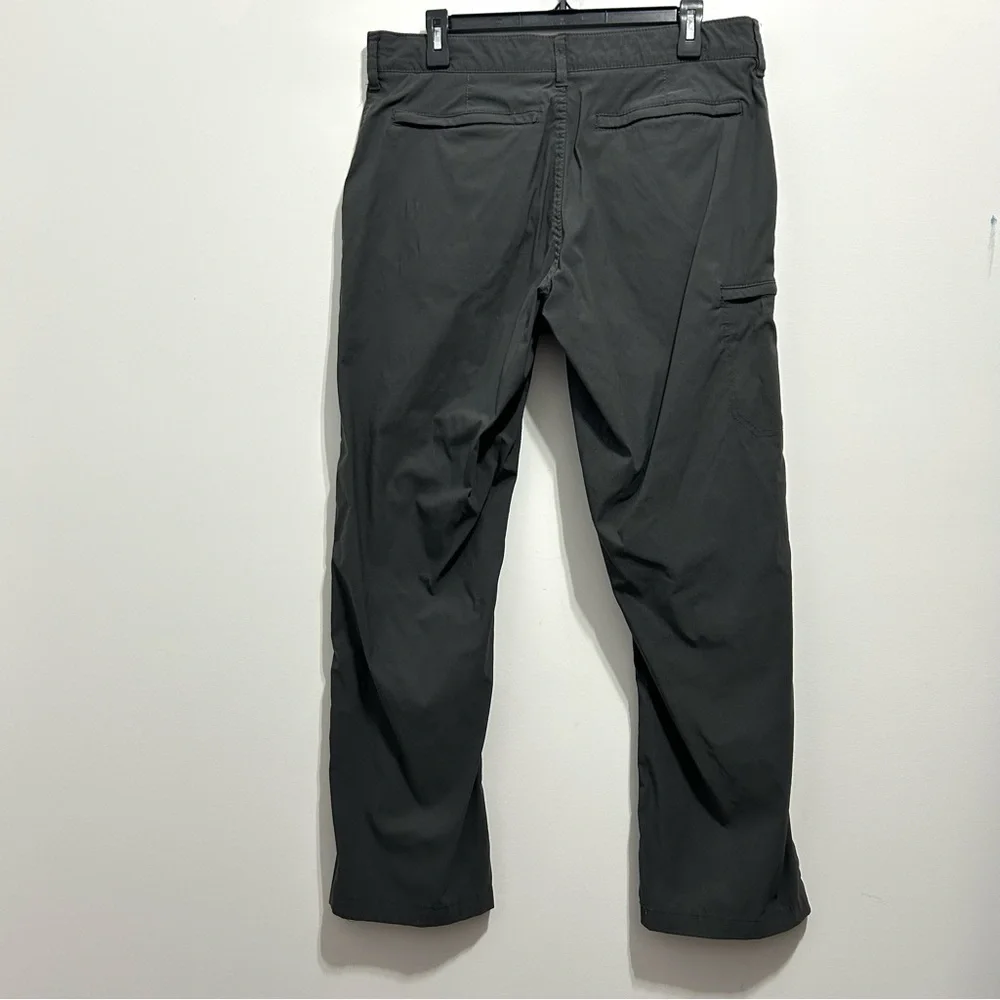 Ub Tech UNIONBAY Men's Dark Gray Cargo Pants Classic Fit Modern Stretch 36Wx30L - Picture 9 of 12